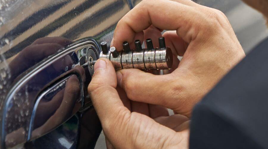 Professional gutter cleaning in Greeleyville, SC